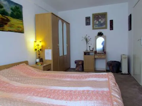 Vand apartament in Baile Herculane - Imaginea 4