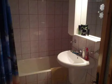 Vand apartament 2 camere, finisat - Imaginea 1