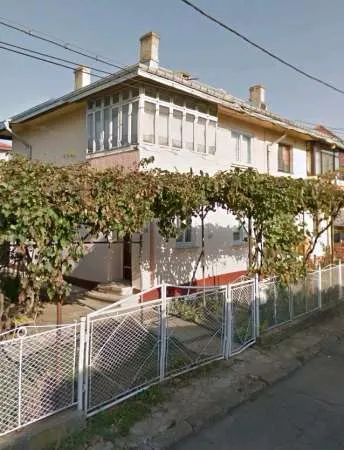 Casa de vanzare/schimb cu apartament 2 camere + diferenta - Imaginea 3