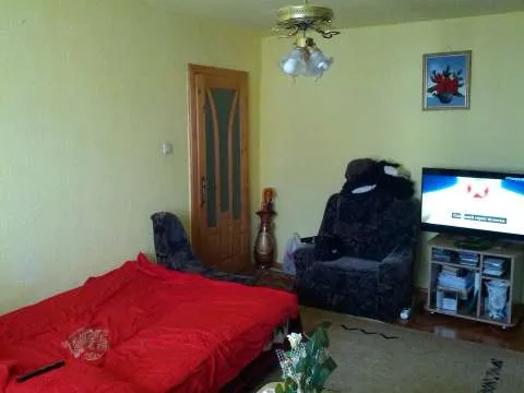 Vand apartament 2 camere, finisat - Imaginea 3