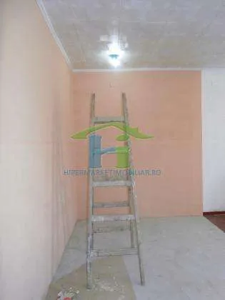 spatiu comercial cu teren intravilan 100 mp - Imaginea 1
