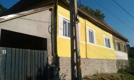 Nou!!! CasÄƒ cu grÄƒdinÄƒ mare in Sighisoara - Imaginea 1