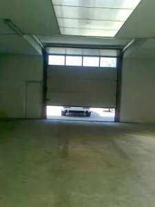 Hala cu birouri de inchiriat