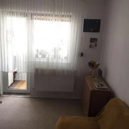 Vand apartament 2 camere semidecomandat - Imaginea 3