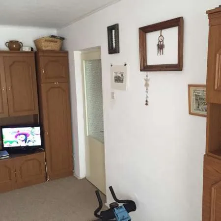 Vand apartament 2 camere semidecomandat - Imaginea 4