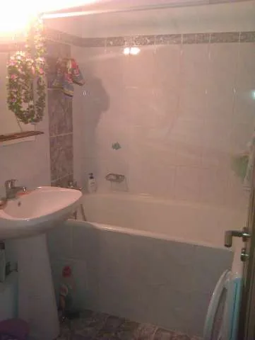 vand apartament 2 camere rahova - Imaginea 1