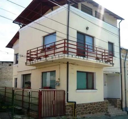 Vanzare casa - Imaginea 2