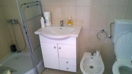 Casa si Teren de Vanzare Mun. Dragasani - Jud. Valcea - Imaginea 9