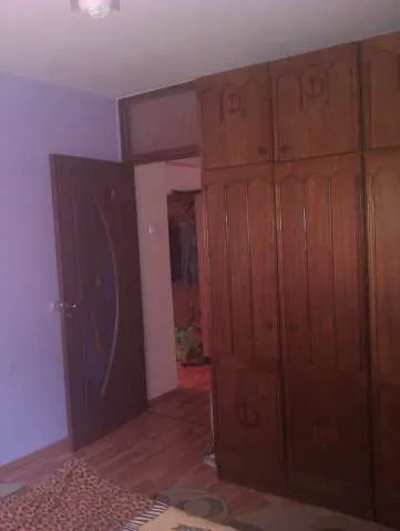 vand apartament 2 camere rahova - Imaginea 8