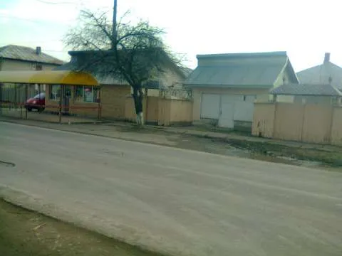 Casa cu doua spatii comerciale - Imaginea 3