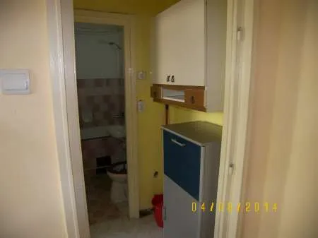 vand apartament 2 camere - Imaginea 1