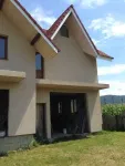 Vand vila nou construita in Comanesti - Miniatura 3