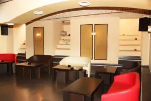 Inchiriez spatiu subsol - CLUB OLDIES - Centrul Istoric, str. Muresenilor, Brasov