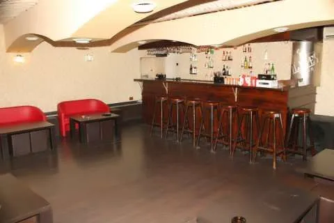 Inchiriez spatiu subsol - CLUB OLDIES - Centrul Istoric, str. Muresenilor, Brasov - Imaginea 3