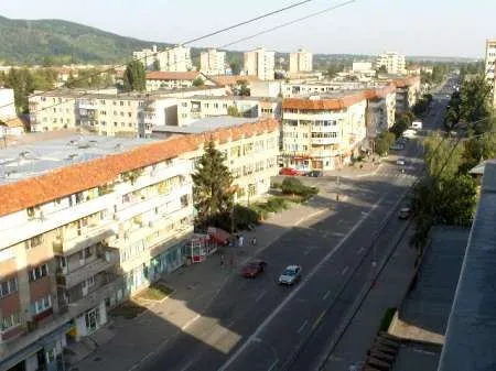 Particular vand sau schimb apartament cu 4 camere in municipiul Campina, judetul Prahova - Imaginea 6