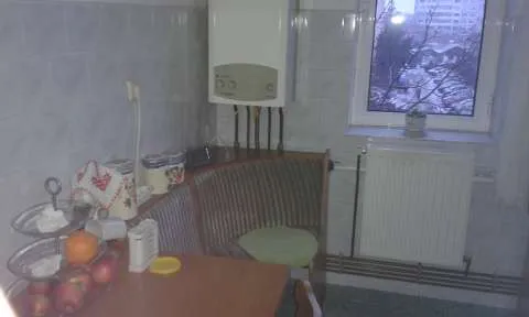 vand apartament 2 camere - Imaginea 4