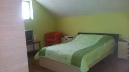 Vand casa zona Marghiloman, teren 300 mp ( 901) - Imaginea 2