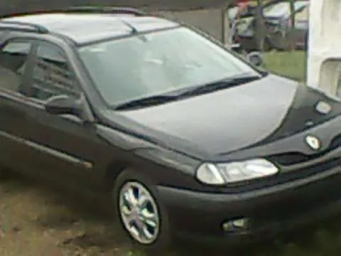 Dezmembrez renault laguna an 1997 - Imaginea 1