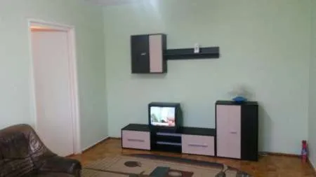 Inchiriez apartament cu 3 camere complect utilat in orasul Medias, cartier Gura campului - Imaginea 2