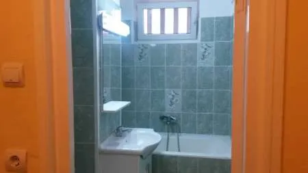 Inchiriez apartament cu 3 camere complect utilat in orasul Medias, cartier Gura campului - Imaginea 6
