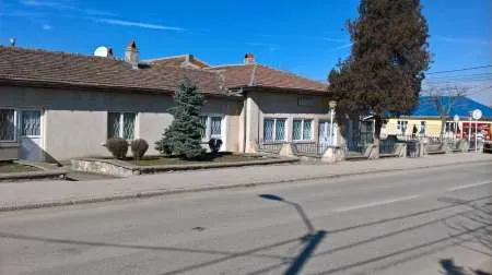 spatii de inchiriat aprox 300m patrati - Imaginea 1