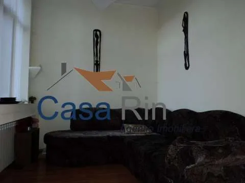 Vand apartament 3 camere, zona centrala - Imaginea 4