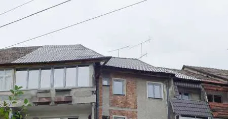 Vand apartament ultracentral in Petrosani, 3 camere, et.4 - Imaginea 2
