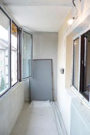 Vand apartament ultracentral in Petrosani, 3 camere, et.4 - Imaginea 5