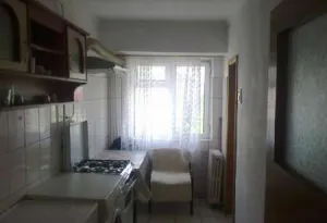 Particular inchiriez apartament 2 camere