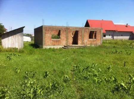 Casa in radauti la rosu plus 7 ari - Imaginea 1