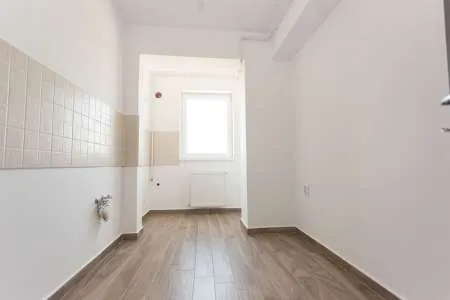 Apartament 3 camere, decomandat - Imaginea 4