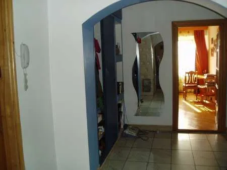 Inchiriere apartament 3 camere - Imaginea 2