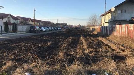 terenuri utilitati aproape de b- dul principal Com. Berceni - Imaginea 1