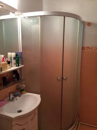 Apartament central cu 3 camere si garaj - Imaginea 1