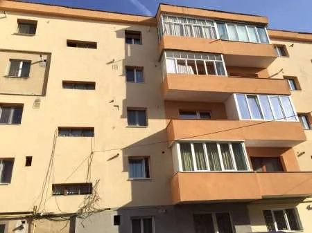 Vand apartament complect mobilat 3 camere 2 bai in Turda - Imaginea 9