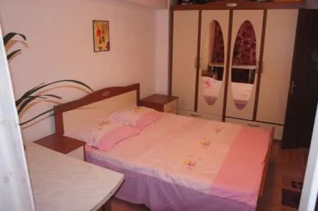 Vand apartament 3 camere ULTRACENTRAL la pret mic URGENT - Imaginea 3