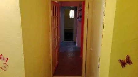 Apartament de vanzare cu 3 camere in zona centrala - Imaginea 2