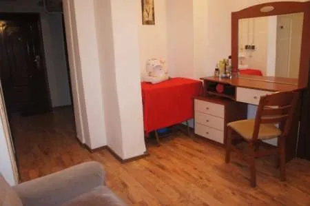 Vand apartament 3 camere ULTRACENTRAL la pret mic URGENT - Imaginea 6
