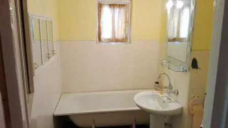 Apartament de vanzare cu 3 camere in zona centrala - Imaginea 5