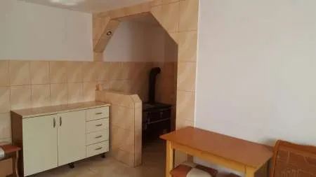vand doua case in aceeasi curte sau schimb cu apartament in Constanta sau Tulcea - Imaginea 2