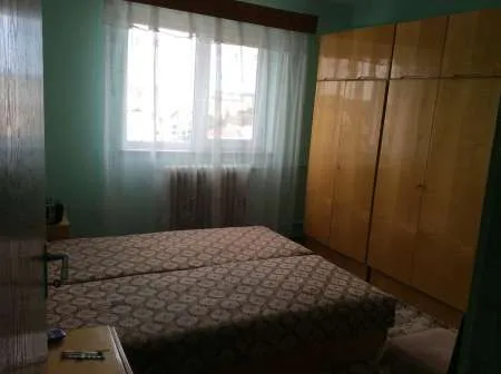 Vind apart.3 camere decomandate, 72 m2 , wc si camara cu aerisire afara, parchet stejar, gresie , faianta , termopan,  - Imaginea 9