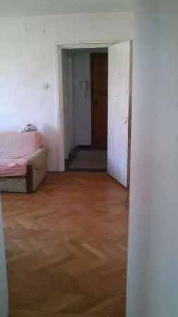 Apartament 4 camere in Motru - Imaginea 3