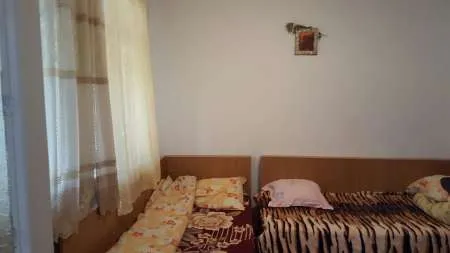 vand doua case in aceeasi curte sau schimb cu apartament in Constanta sau Tulcea - Imaginea 9