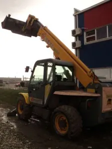 Stivuitor telescopic
