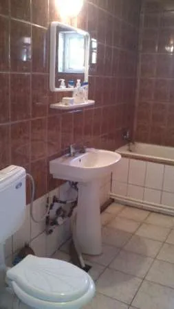 Apartament 4 camere in Motru - Imaginea 6