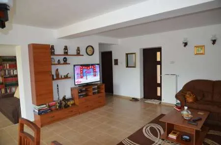 PROPRIETAR VAND VILA NOUA CAMPULUNG MUSCEL - Imaginea 4