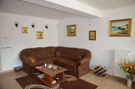 PROPRIETAR VAND VILA NOUA CAMPULUNG MUSCEL - Imaginea 5