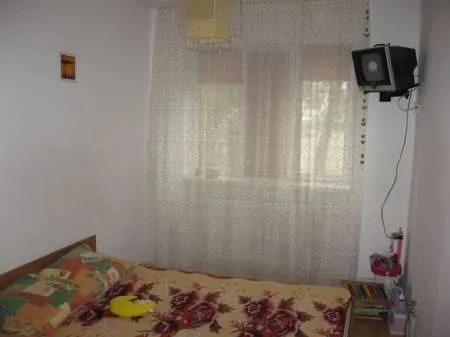 Vand apartament 2 camere decomandat - Imaginea 5