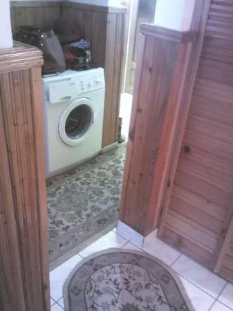 Vand apartament 3 camere decomandat etaj 1 Comanesti jud. Bacau - Imaginea 4