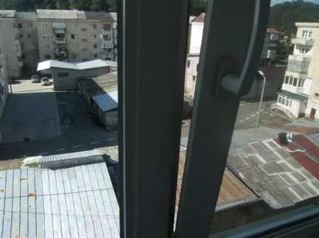 Agentie vand apartament 4 camere Comanesti - Imaginea 12
